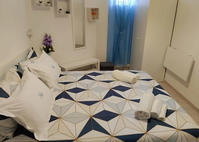 住宿加早餐酒店 Avia *